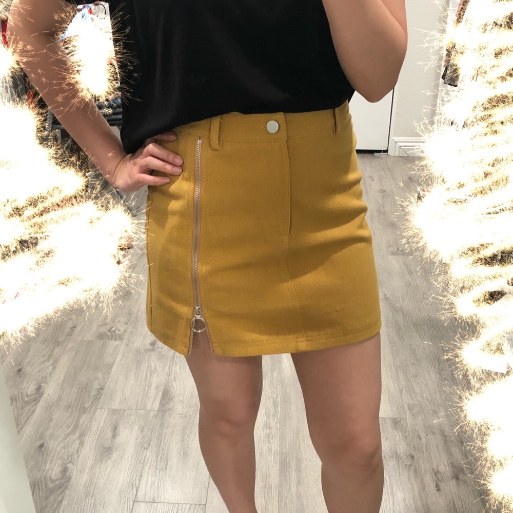 Skirt With Side Zipper
